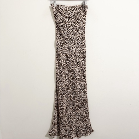 NWT! Anthropologie The Fleur Strapless Satin Maxi Slip Dress - Medium Petite 🐚 - Picture 9 of 10